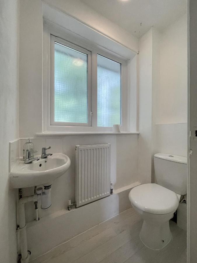 Bright, Warm & Cozy House In Harpurhey Apartment Manchester Exterior photo