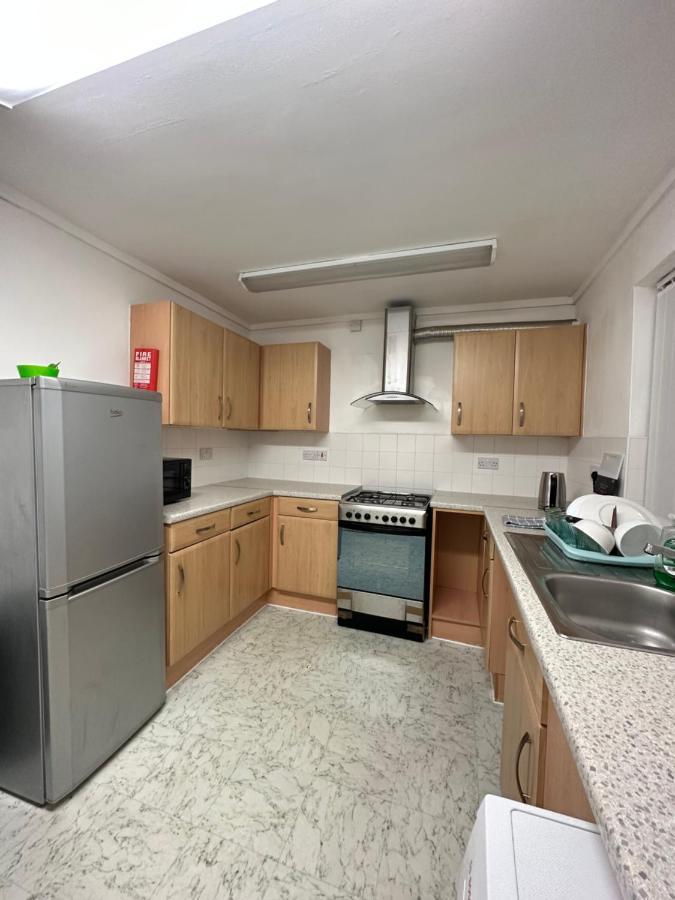 Bright, Warm & Cozy House In Harpurhey Apartment Manchester Exterior photo